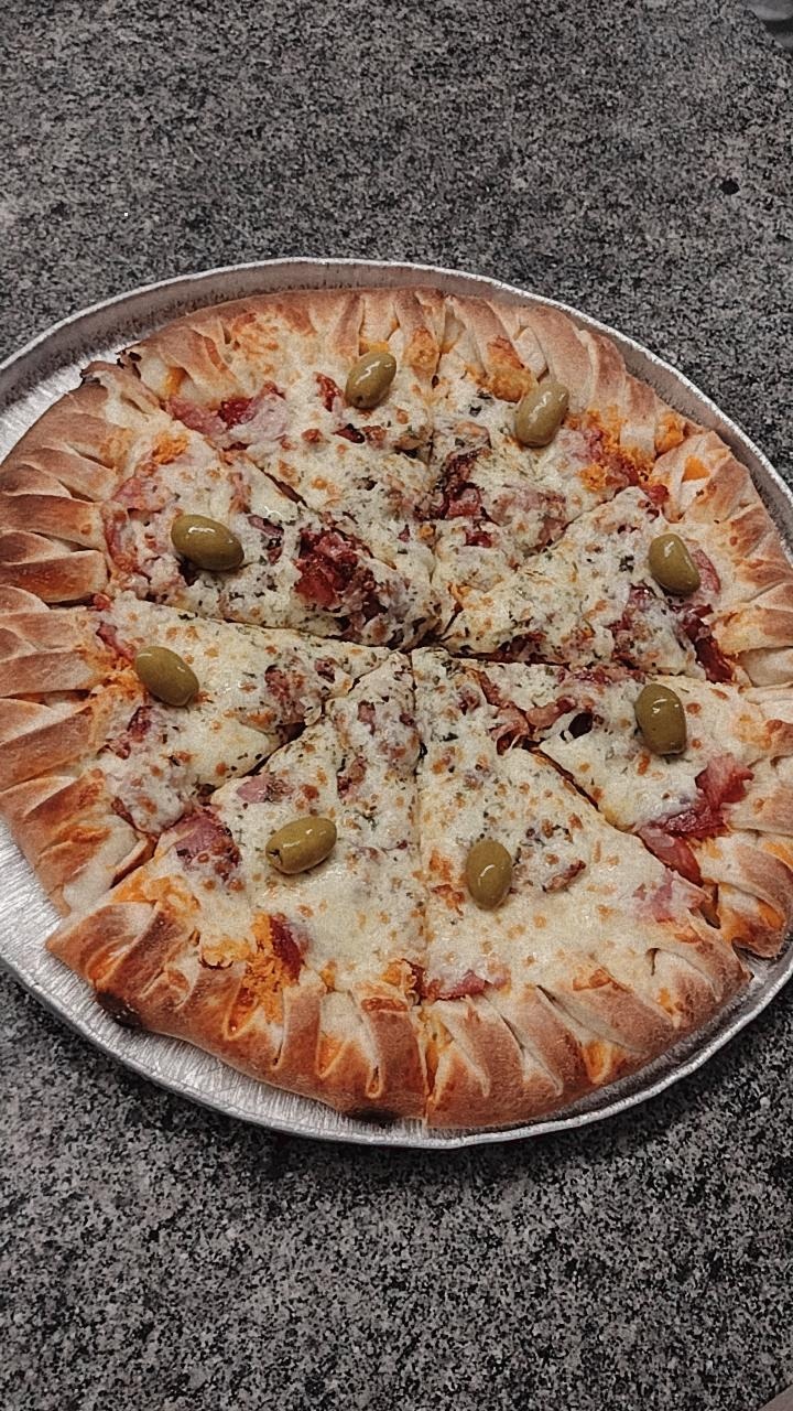 Pizza Moda do Chefe com borda fitinha